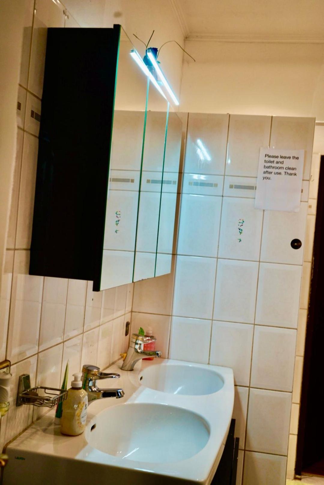 U6 Schoepfwerk Hostel 1 فيينا المظهر الخارجي الصورة